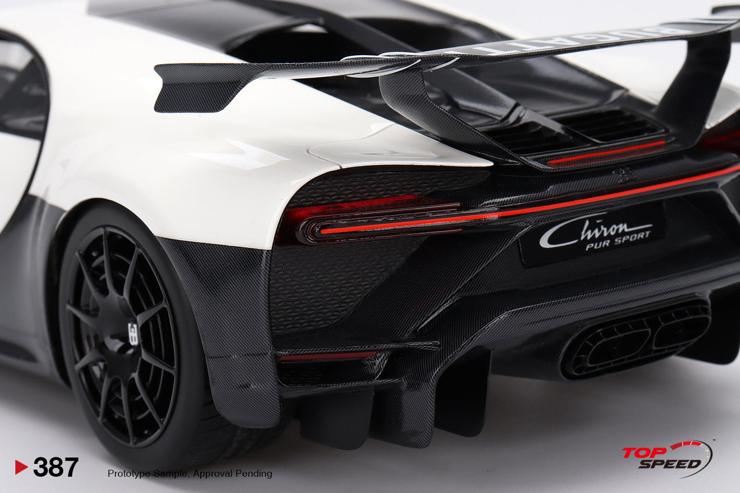 Topspeed 1:18 Bugatti Chiron Pur Sport White