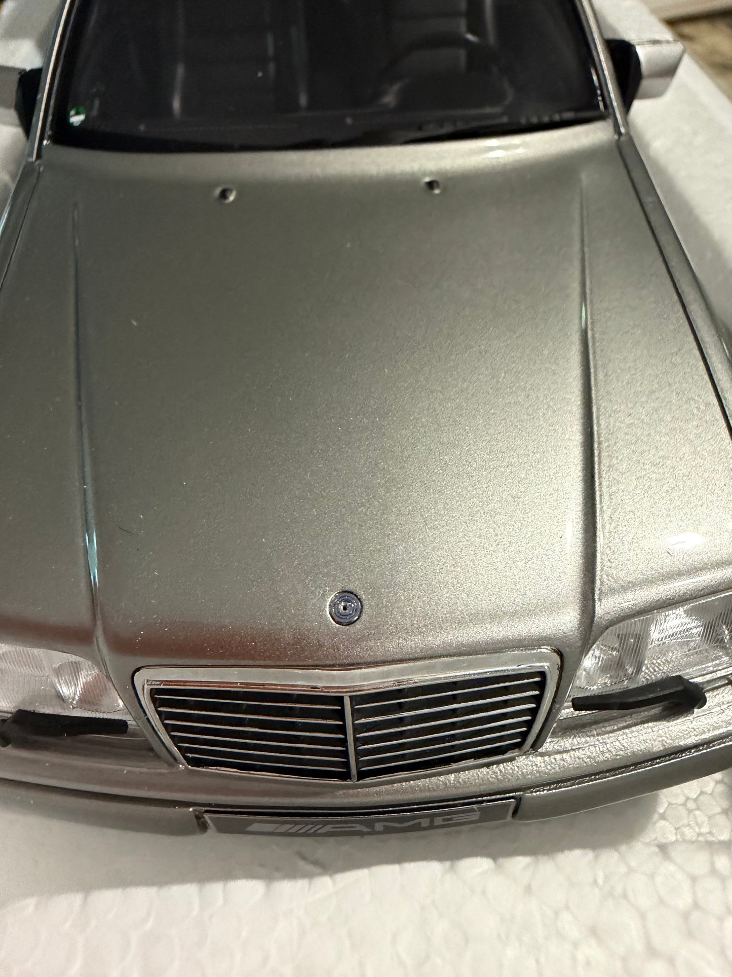 Otto 1996 Mercedes-Benz 70TE AMG W124 Wagon Brilliant Silver 744 1:18 *Defect*