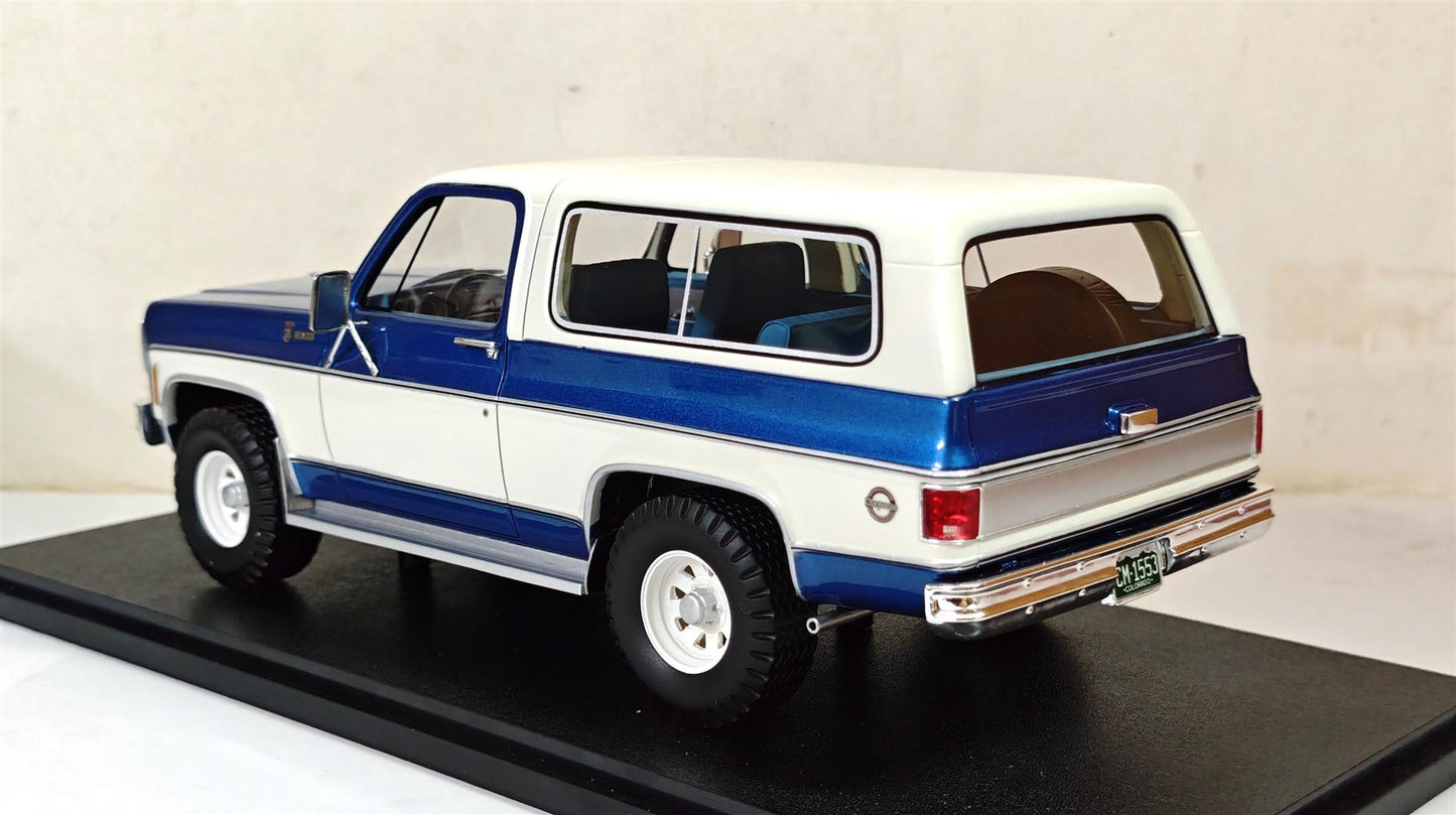 Cult-Scale 1973 - 1978 Chevrolet Blazer K5 Blazer Blue and White 1:18