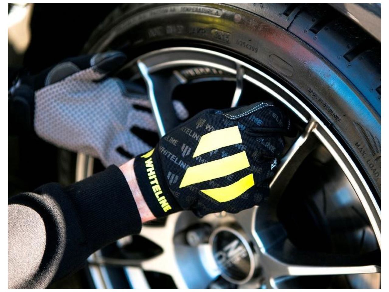 Whiteline Mechanic Gloves