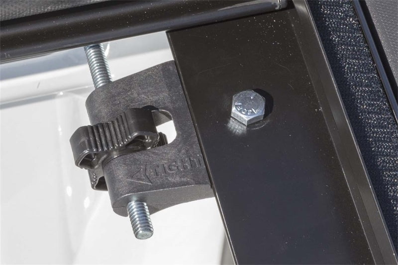 Access Vanish 07-13 Chevy/GMC Full Size All 8ft Bed (Includes Dually) Roll-Up Cover 92299