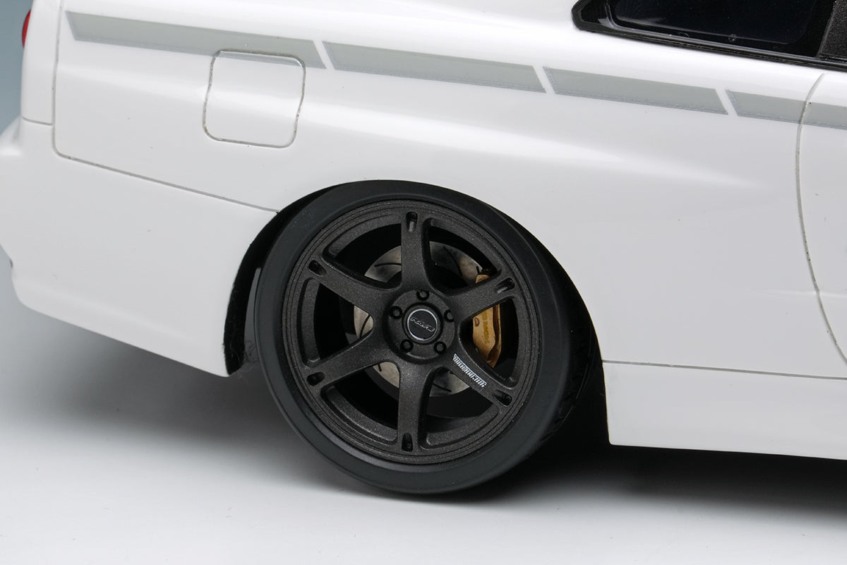 Make Up Co., Ltd / Eidolon Nissan Skyline GT-R (BNR34) V-spec N1 "Mine's" White WITH DISPLAY 1:18