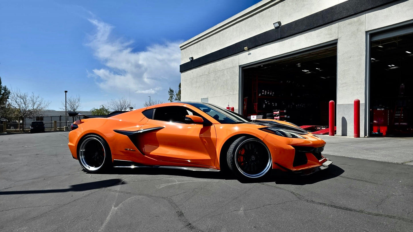 Z07R Side Skirts(z06, eRay, GS, GSX, ZR1, ZR1X,Stingray), Large Side Blade. Pre Preg 2x2 Carbon