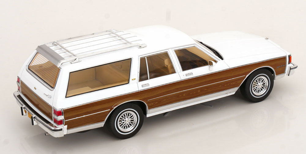 MCG 1985 Chevrolet Caprice Station Wagon White w/ Wood Grain 1:18