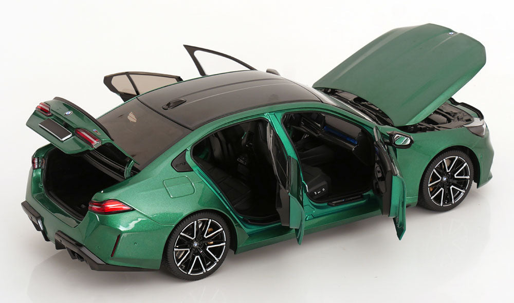 Minichamps 2024 BMW M5 (G90) Isle of Man Green Metallic 1:18
