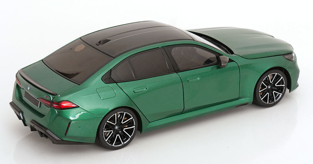 Minichamps 2024 BMW M5 (G90) Isle of Man Green Metallic 1:18