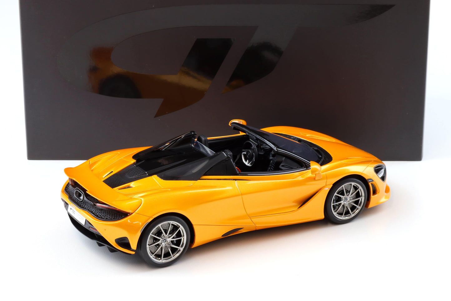GT Spirit 2024 Mclaren 750S Spyder Papaya Spark Orange 1:18
