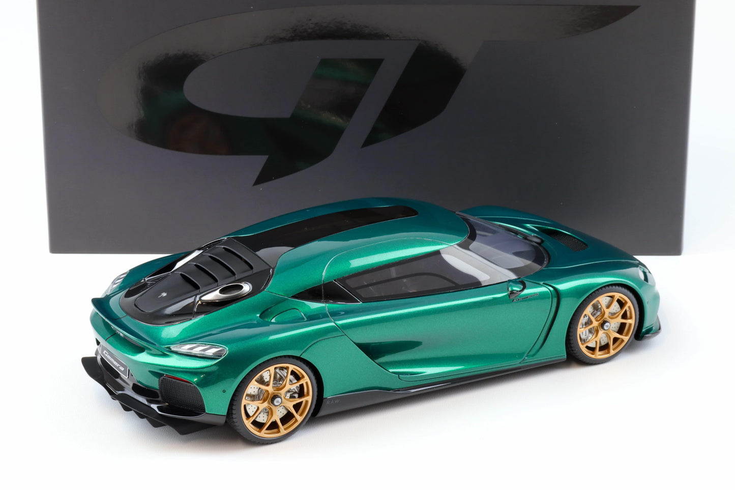 GT Spirit 2024 Koenigsegg Gemera Racing Green w/ Gold Wheels 1:18