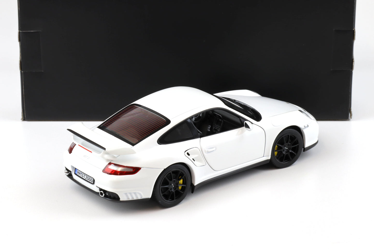 Norev 2007 Porsche 911 997 GT2 Coupe White 1:18