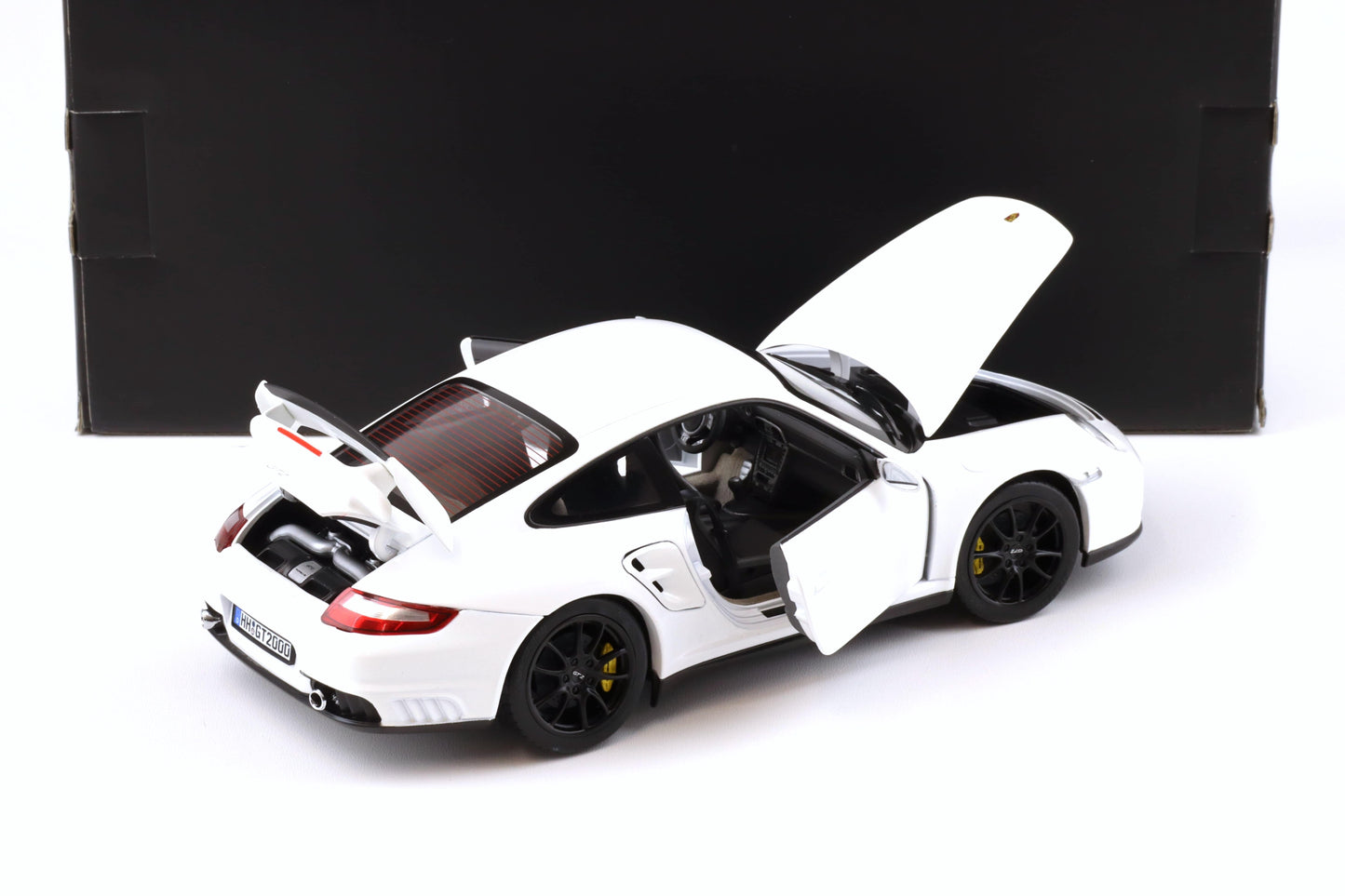 Norev 2007 Porsche 911 997 GT2 Coupe White 1:18