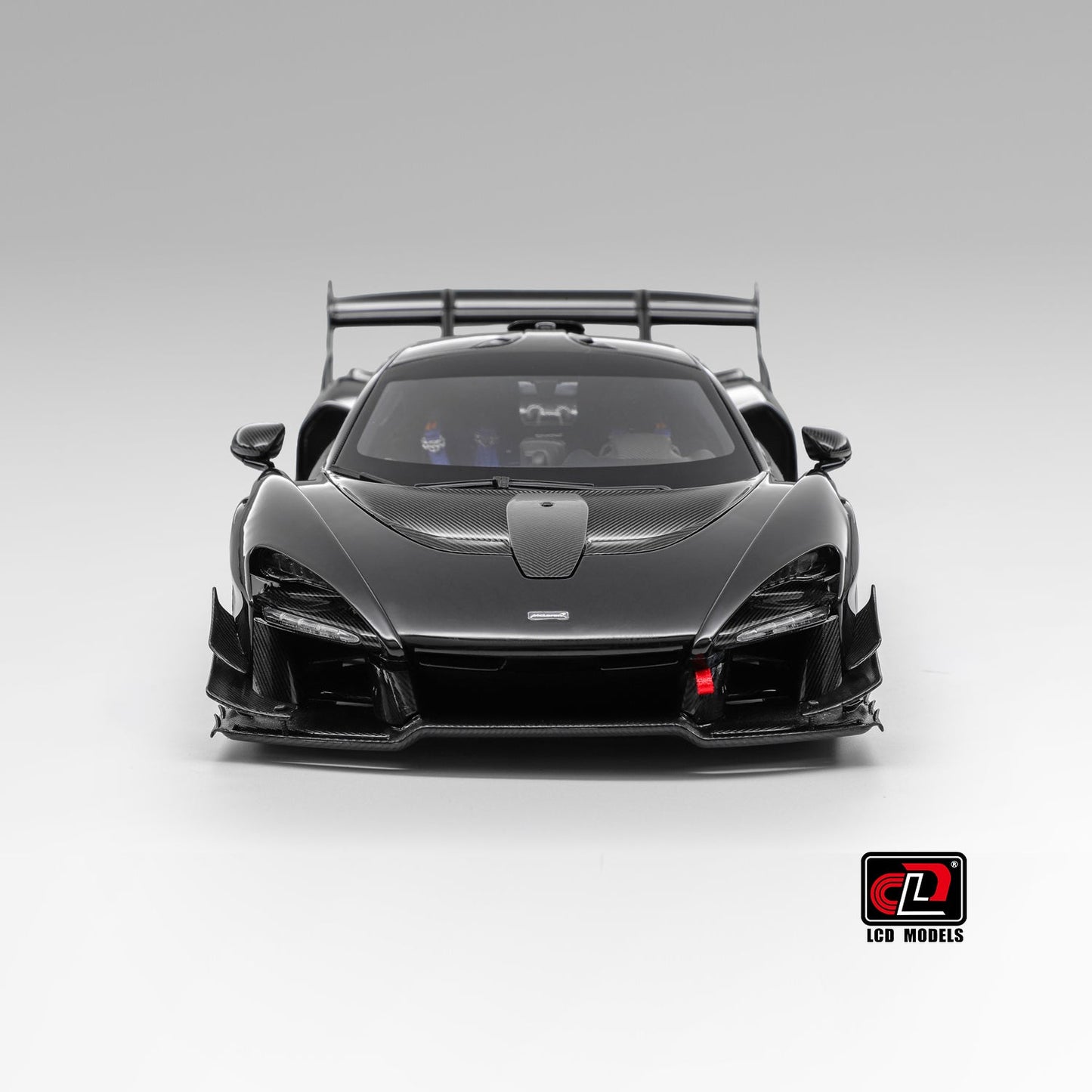 LCD Mclaren Senna GTR Black 1:18