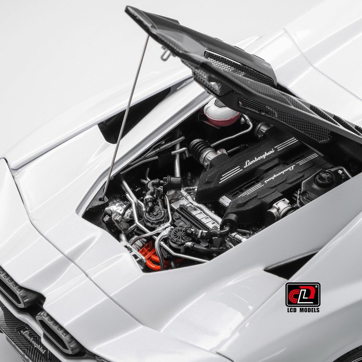 LCD 2024 Lamborghini Revuelto White 1:18