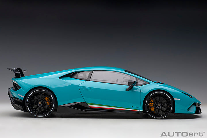 STM Diecast AUTOart Lamborghini Huracan Performante Blu Glauco (Solid Blue) 1:12 - View 2