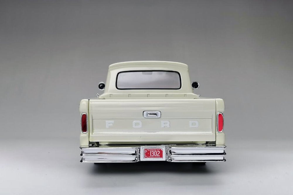 Sun-Star 1965 Ford F-100 Custom Cab Pickup Truck White 1:18