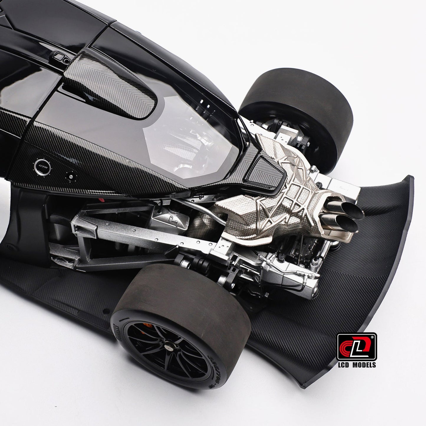 LCD Mclaren Senna GTR White 1:18