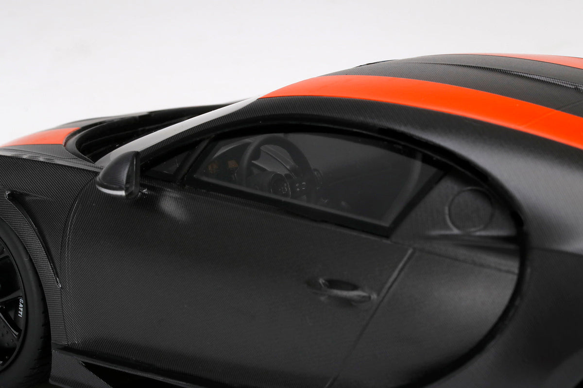 STM Diecast Topspeed 1:18 Bugatti Chiron Super Sport 300+  World Record 304.773 mph - View 5