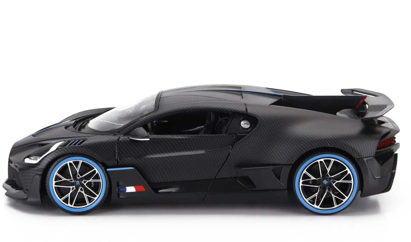 Bburago 2018 Bugatti Divo 50th Anniversary Full Carbon 1:18
