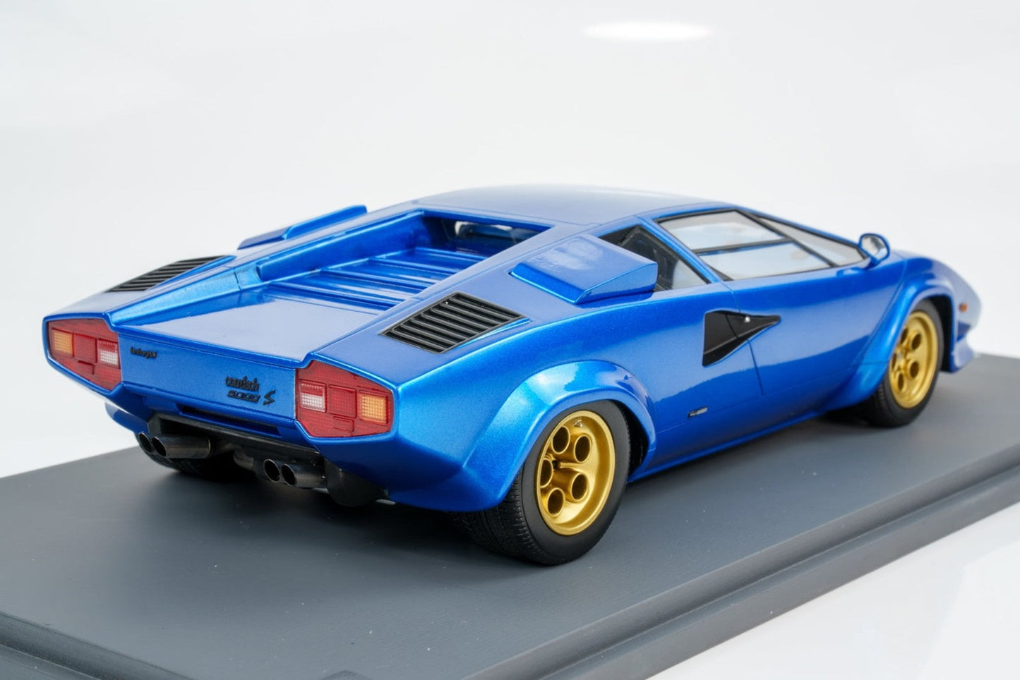Schuco 1979 Lamborghini Countach LP400S Blue w/ Gold Wheels 1:18