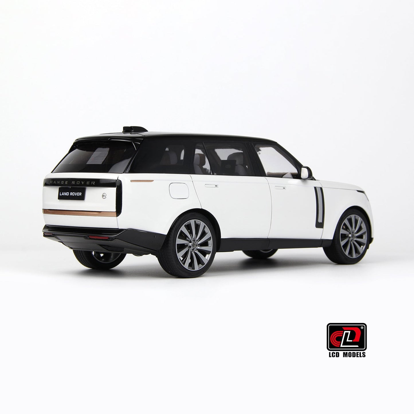 LCD 2022 Land Rover Range Rover SV Serenity White w/ Black Roof 1:18
