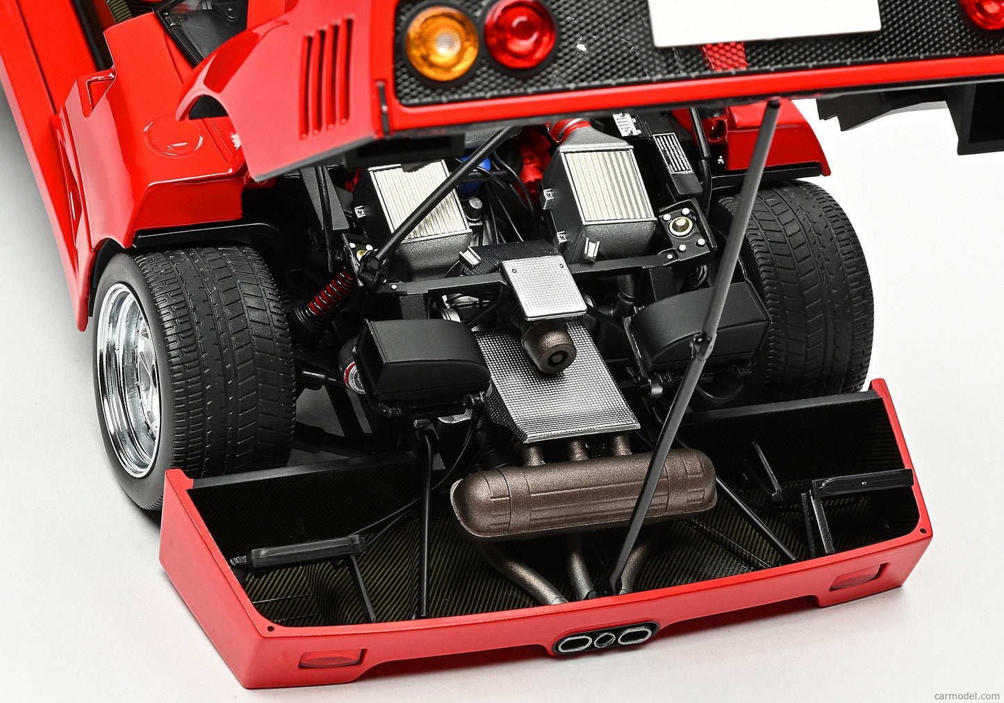 Motorhelix 1987 Ferrari F40 Rossa Corsa Red 1:18 WITH DISPLAY