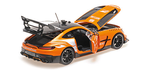 STM Diecast Minichamps Mercedes Benz AMG GT V8 Black Series Safety Car F1 Silverstone 2025 Orange...