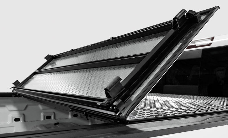 Access LOMAX Professional Series Tri-Fold Cover 15-19 Chevy Colorado 5ft Bed B0020029