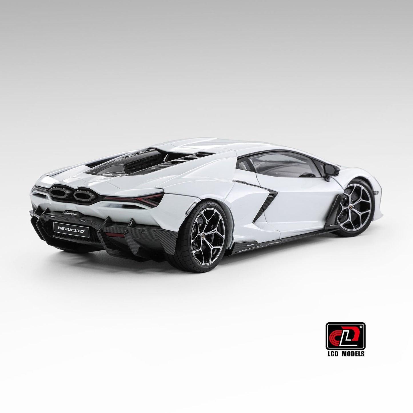 LCD 2024 Lamborghini Revuelto White 1:18