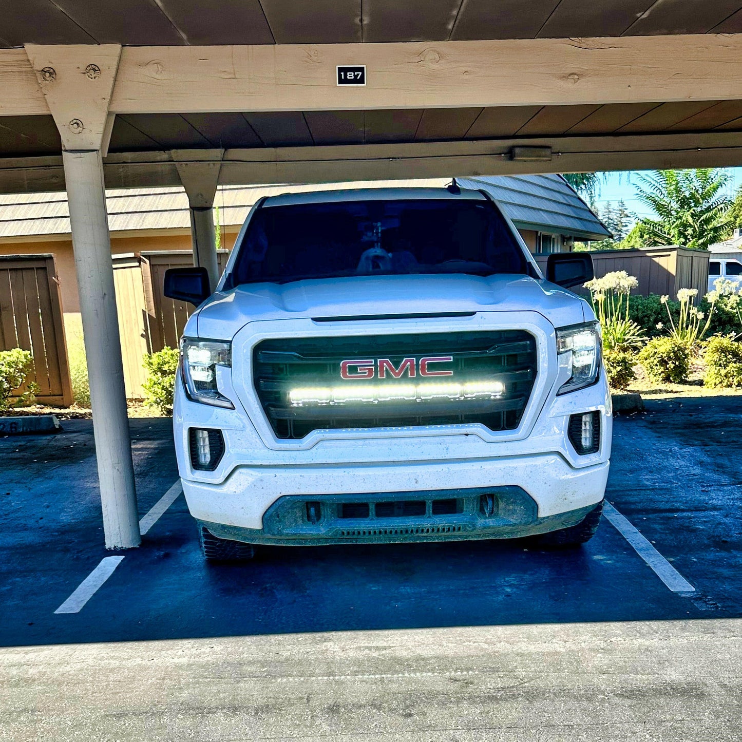 2019+ GMC Sierra 1500 Single 40in Light Bar SLIM