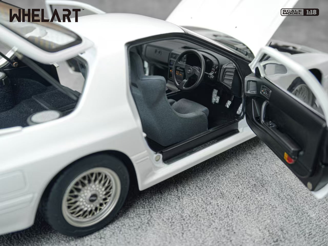 Whelart 1985-1992 Mazda Savanna RX-7 (FC3S) Infini White 1:18