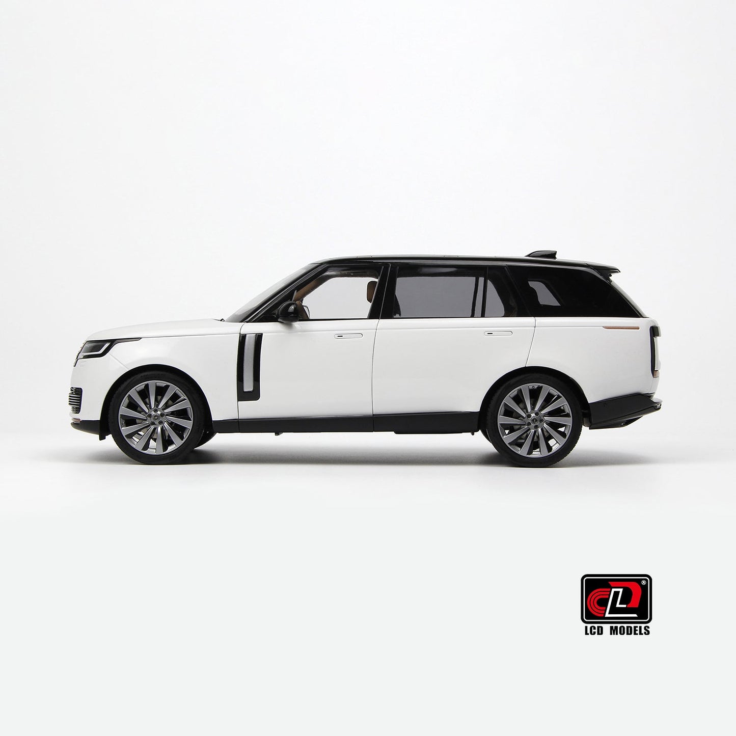 LCD 2022 Land Rover Range Rover SV Serenity White w/ Black Roof 1:18