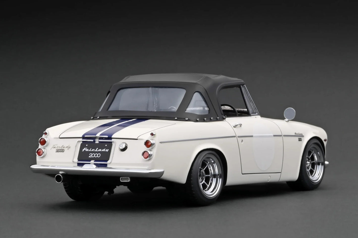 Ignition-Model Datsun Fairlady 2000 (SR311) White & Blue 1:18