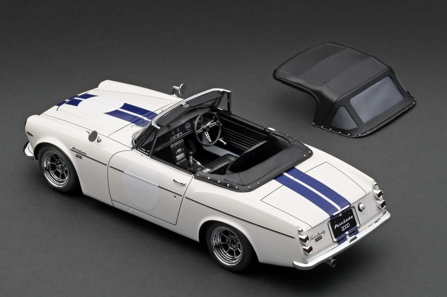 Ignition-Model Datsun Fairlady 2000 (SR311) White & Blue 1:18