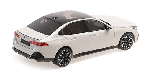 Minichamps 2023 BMW i5 (5 Series) G60 White Metallic 1:18