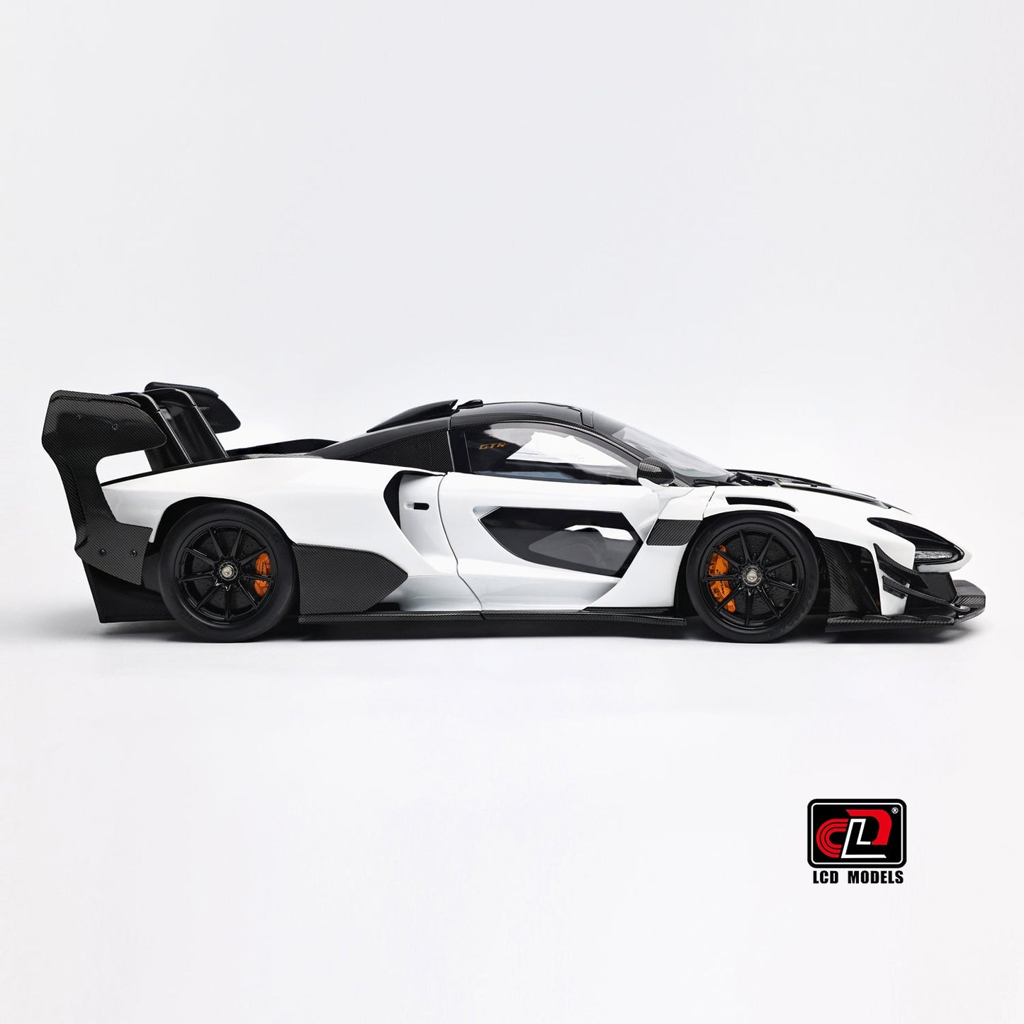 LCD Mclaren Senna GTR White 1:18