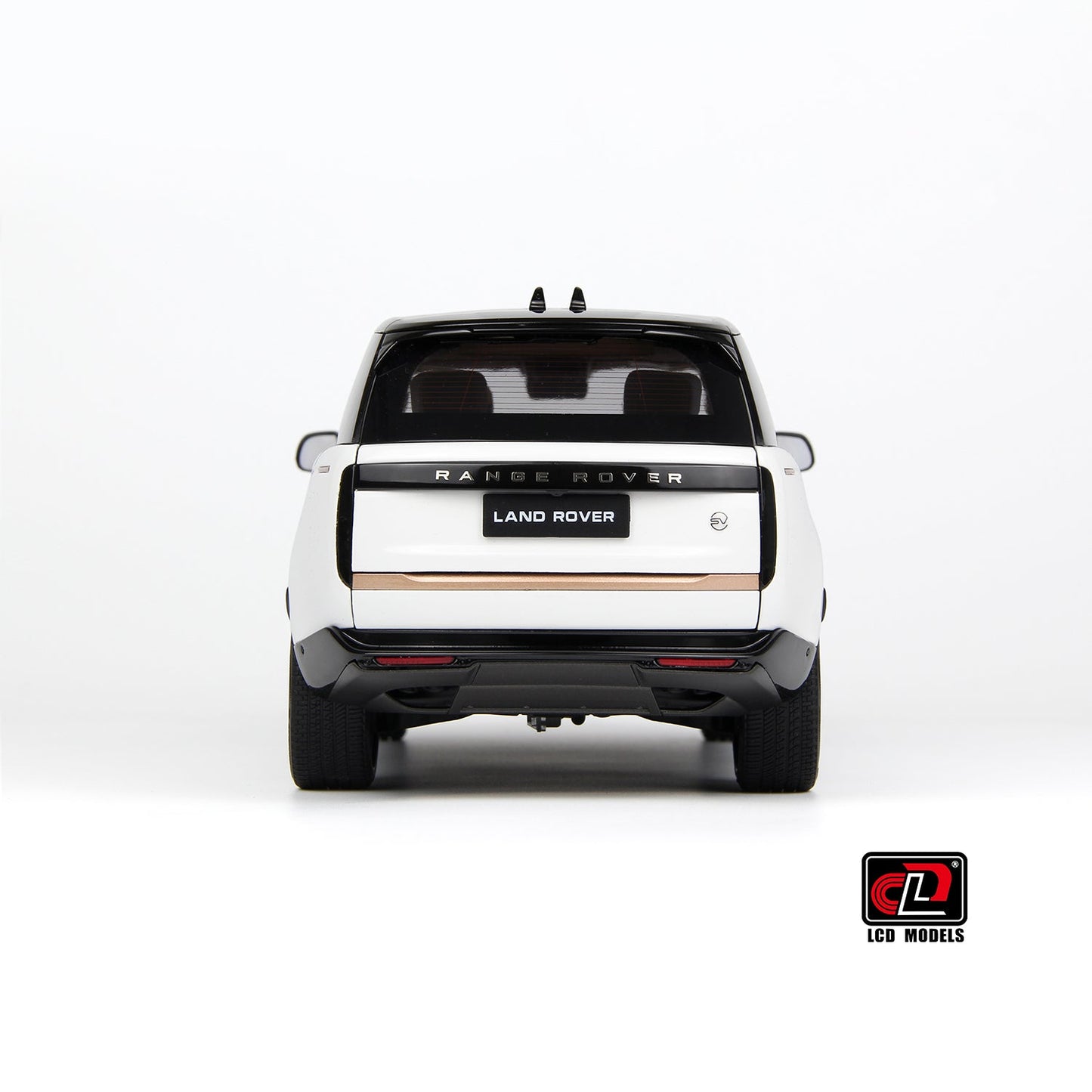 LCD 2022 Land Rover Range Rover SV Serenity White w/ Black Roof 1:18