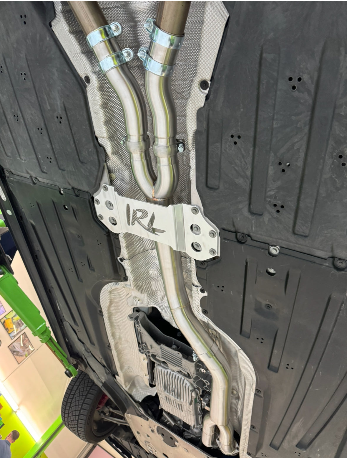 IRL G80 G81 G82 G83 Midpipe ( Brace Included )