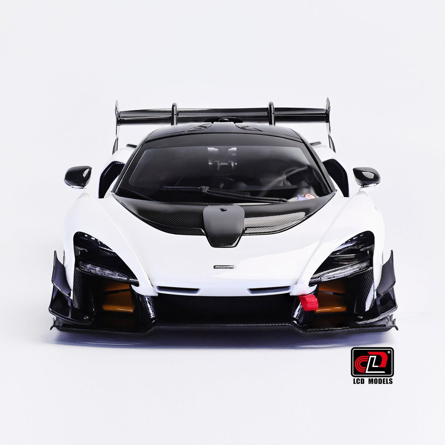 LCD Mclaren Senna GTR White 1:18