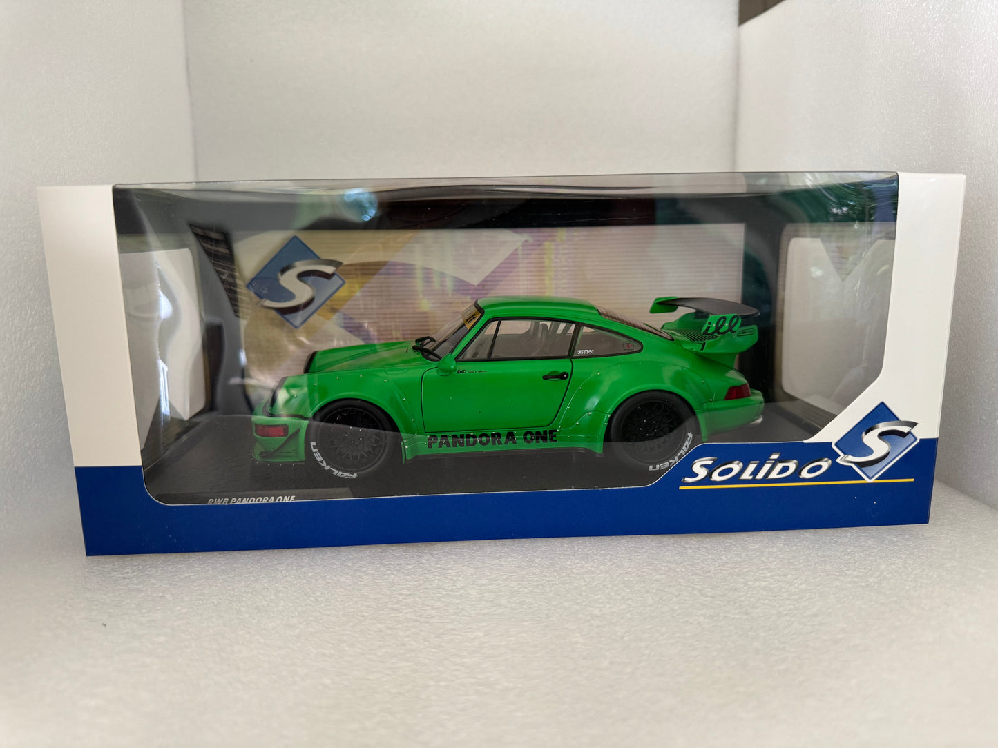 Solido 2011 Porsche RWB 964 Pandora One Green 1:18 *Defect*