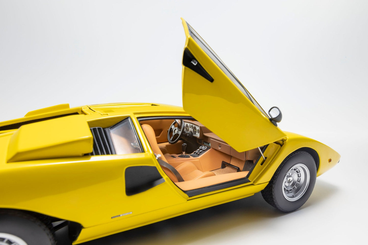 Kyosho Lamborghini Countach LP400 Yellow 1:18