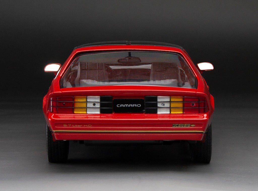 Sun-Star 1985 Chevy Camaro IROC-Z Red 1:18