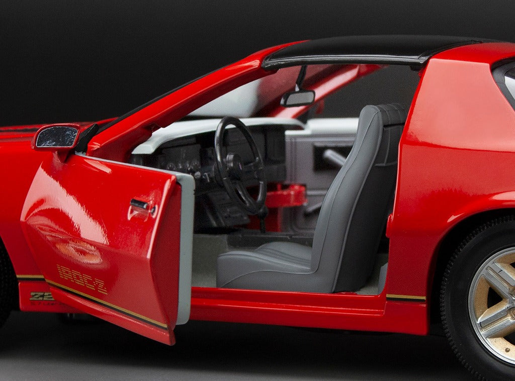 Sun-Star 1985 Chevy Camaro IROC-Z Red 1:18