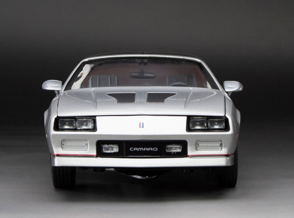 Sun-Star 1985 Chevy Camaro IROC-Z Silver 1:18