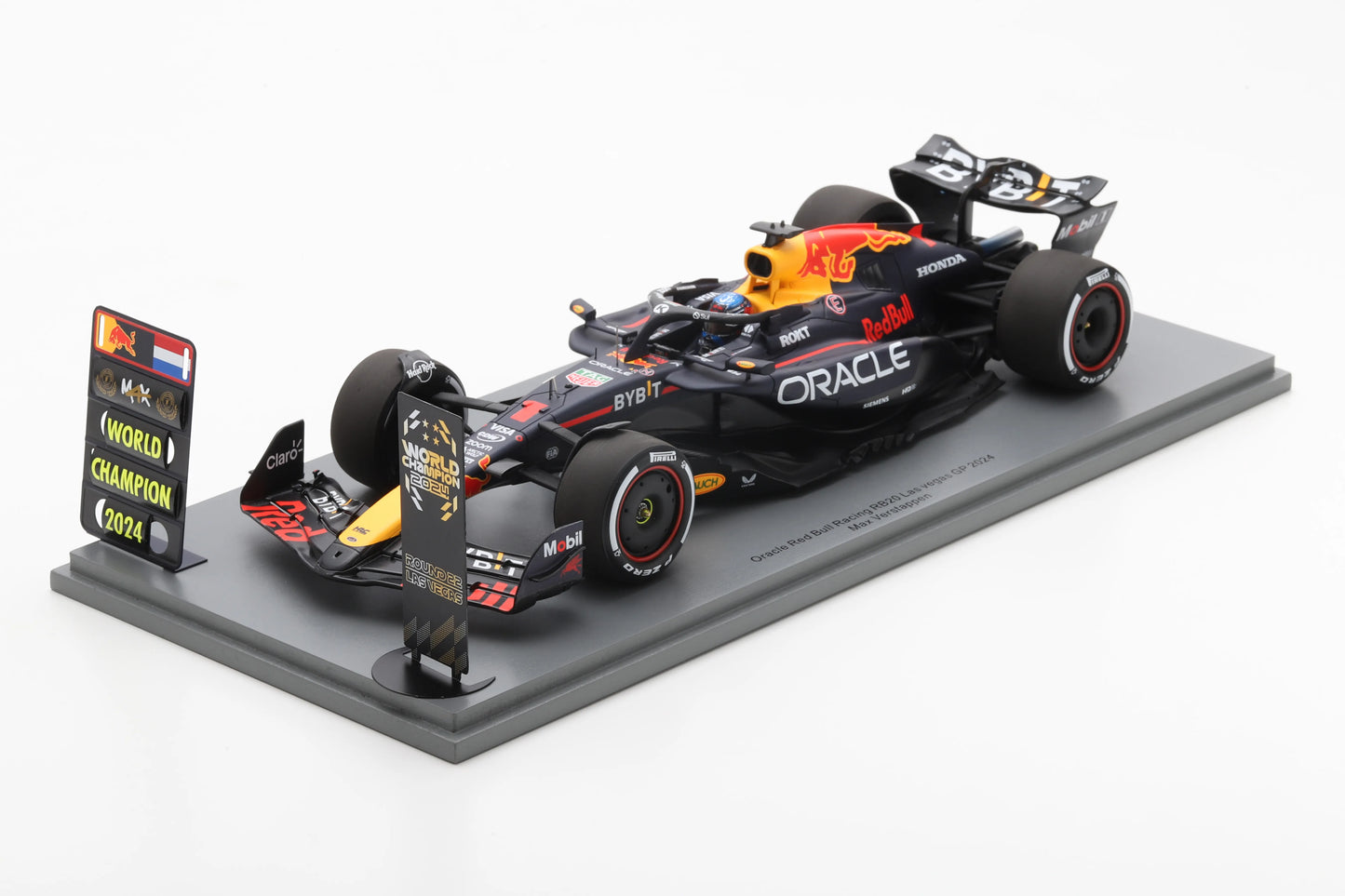 Spark-Model F1 RB20 Team Oracle Red Bull Racing #1 Driver's Champion 2024 (Verstappen) 1:18 WITH DISPLAY