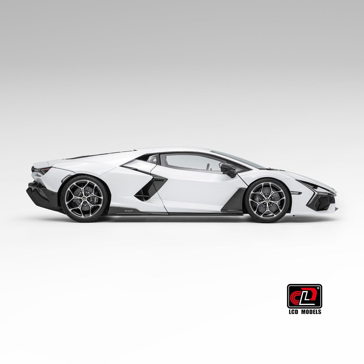 LCD 2024 Lamborghini Revuelto White 1:18