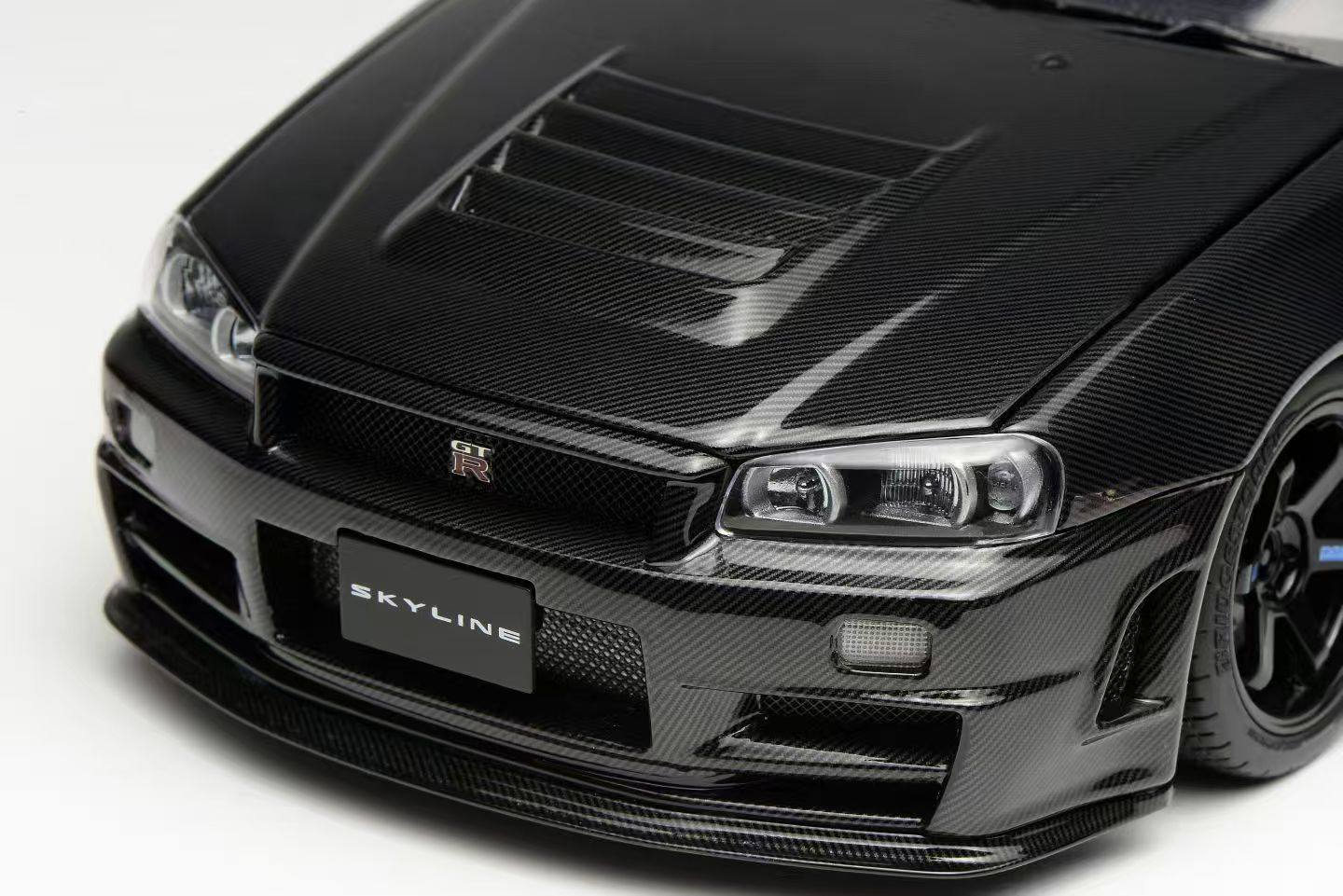 Motorhelix 1999 Nissan Skyline GT-R R34 Customized Version Full Carbon Fiber 1:18