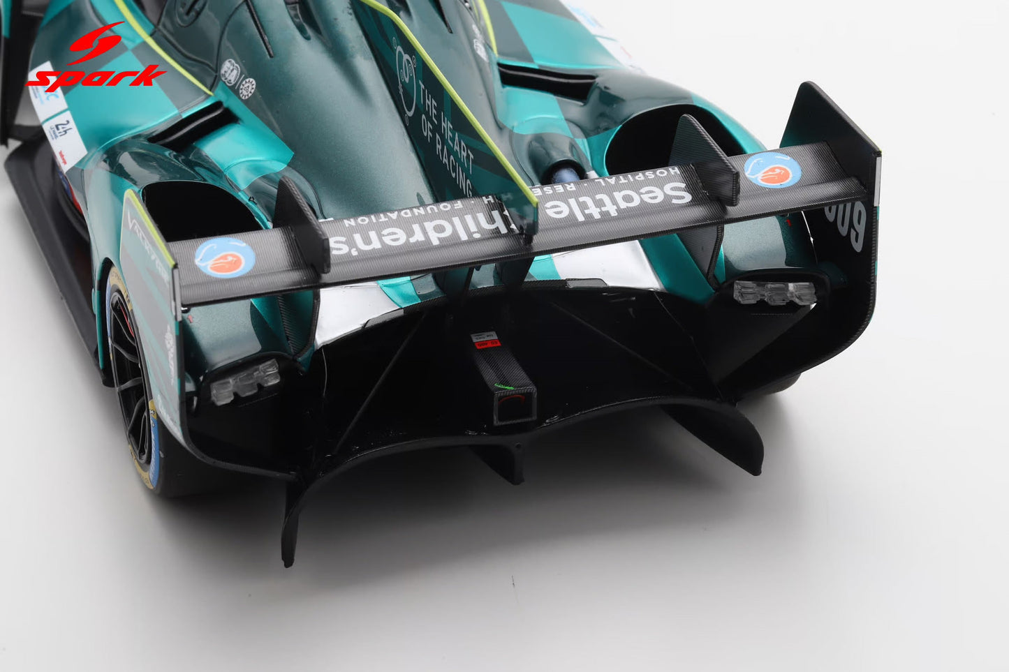 Spark-Model Aston Martin Valkyrie #009 Thor Team 24hr Le Mans 2025 Green 1:18
