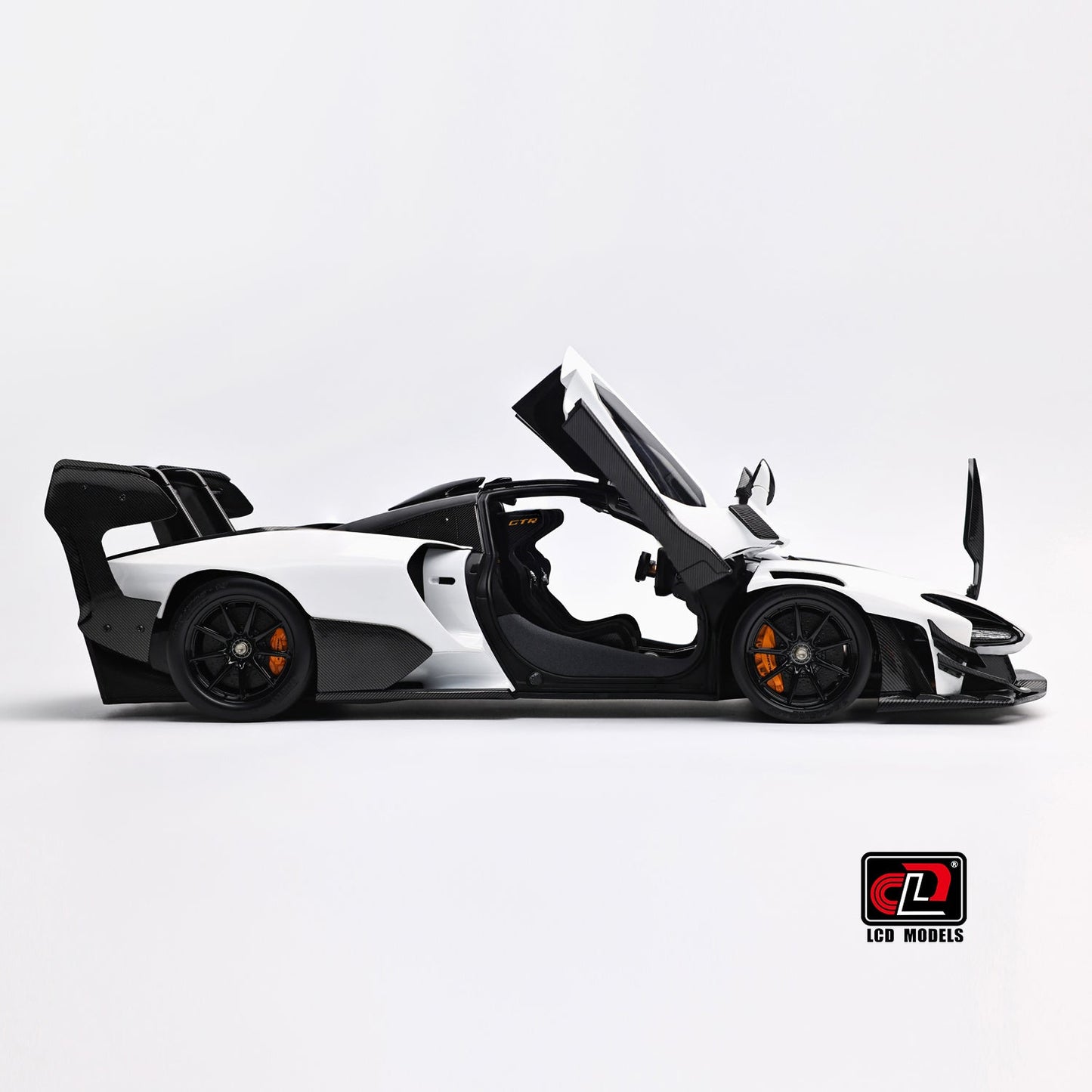 LCD Mclaren Senna GTR White 1:18