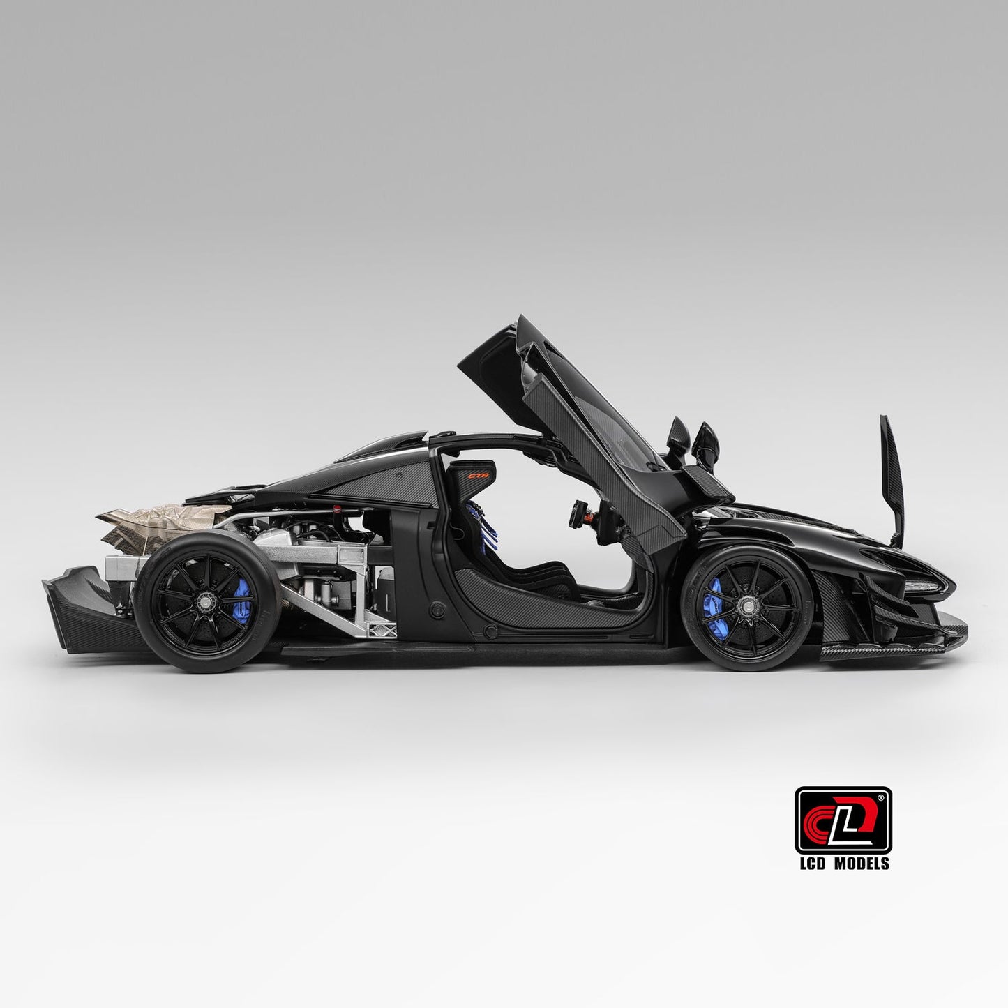 LCD Mclaren Senna GTR Black 1:18