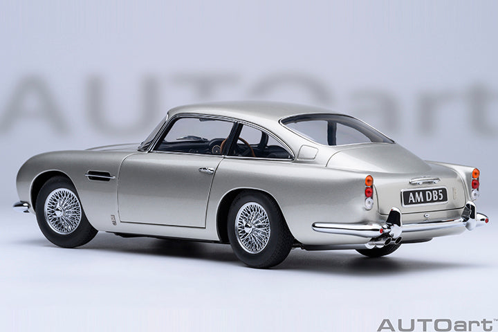 STM Diecast AUTOart Aston Martin DB5 Birch Silver 1:18 - View 2
