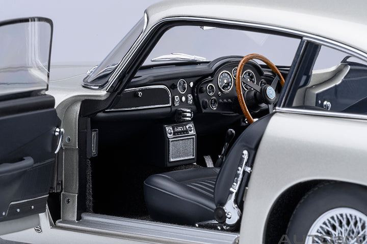 STM Diecast AUTOart Aston Martin DB5 Birch Silver 1:18 - View 9